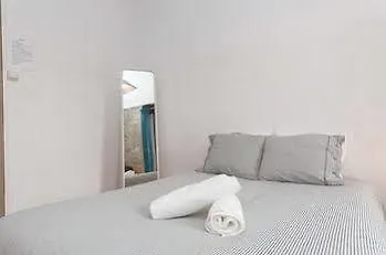 Πανσιόν Roger's House *